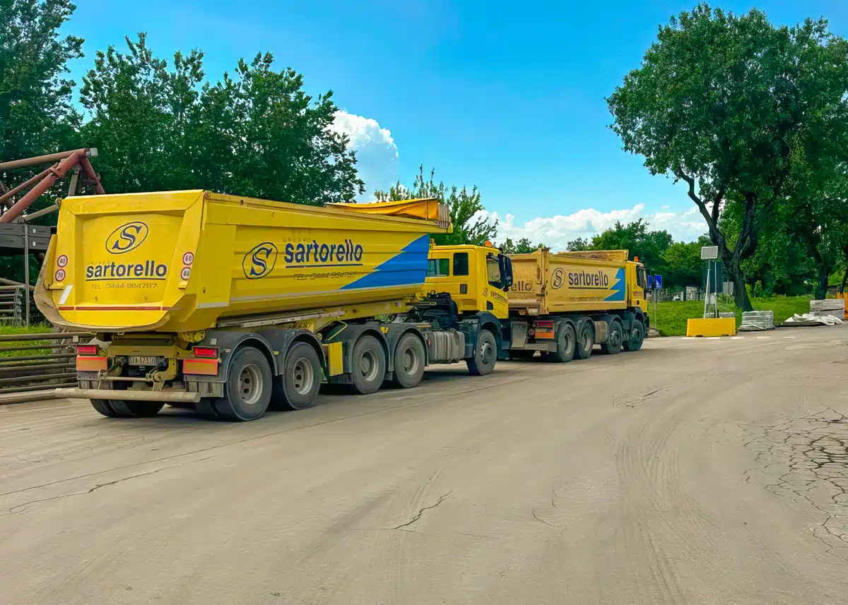 Sartorello General Services (SGS), il vostro partner affidabile per soluzioni di trasporto e noleggio con operatore di attrezzature specializzate.